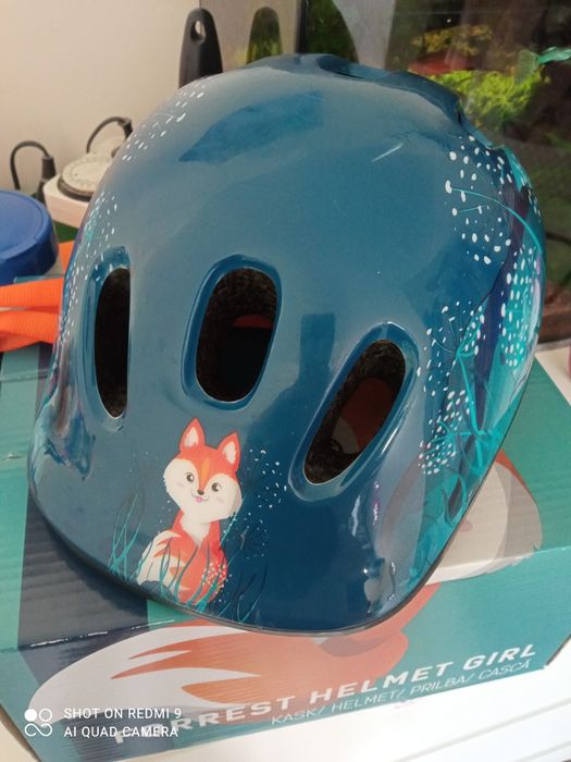 Cudowny kask. Dla dziewczynki lub chłopca