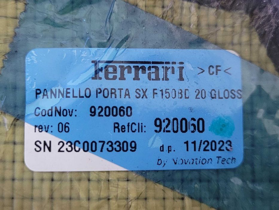 Ferrari Daytona SP3 - boczek drzwi door panel trim card LH - CARBON