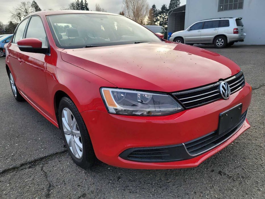 Volkswagen Jetta SE      2013