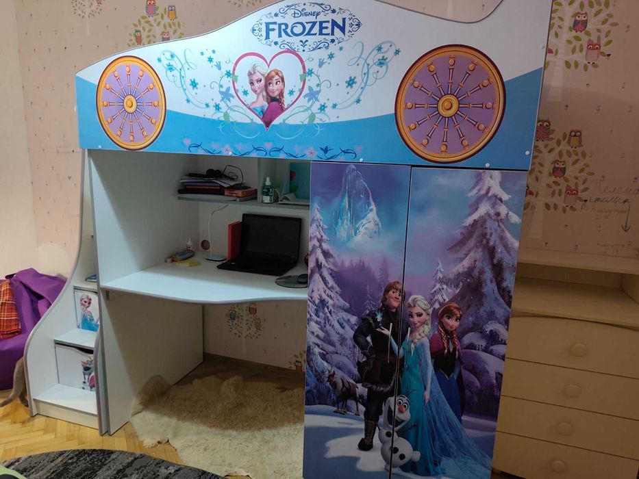 Ліжко горище зі столом, шафою, тумбою і сходами-шухлядами