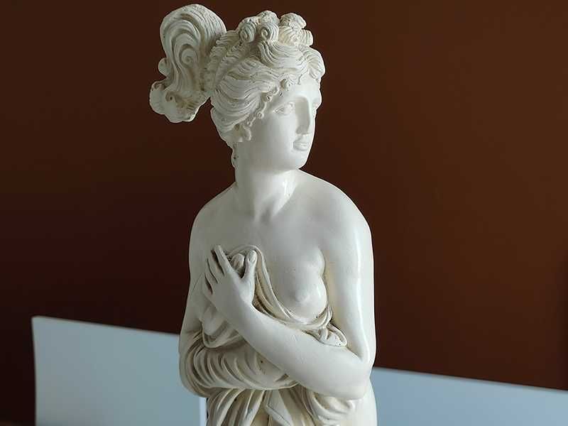 Linda estátua antiga