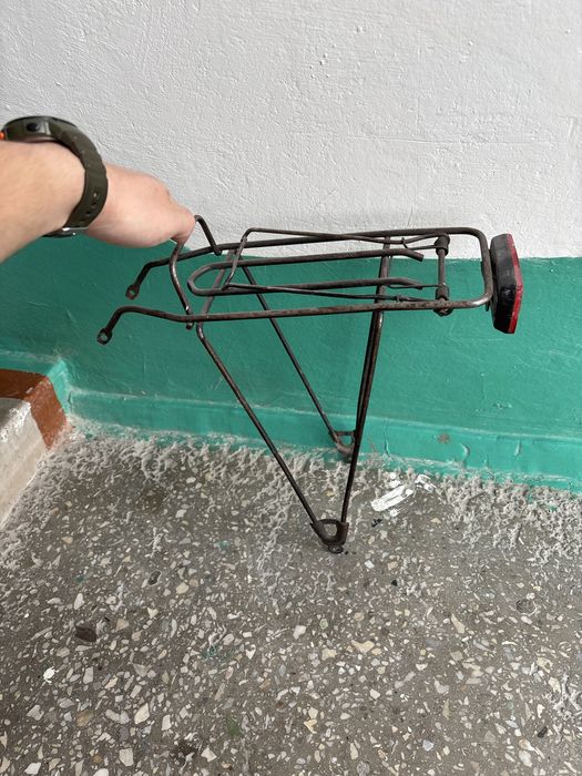 Багажник на велосипед  під 26-28 колесо