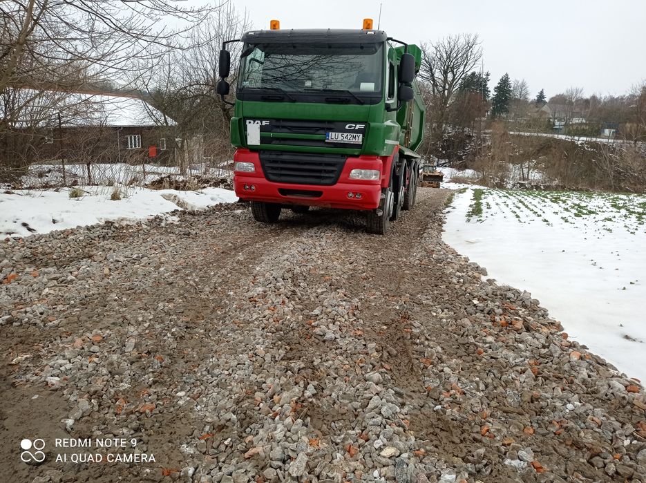 Budowa dróg, utwardzanie placów, sprzątanie działek