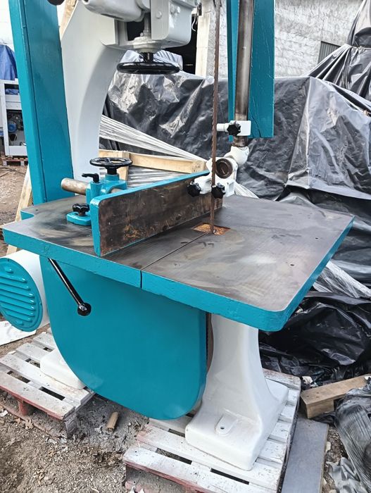 Serra de fita pinheiro