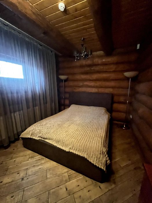 Подобово будинок з банею та чаном та вихідом до річки
