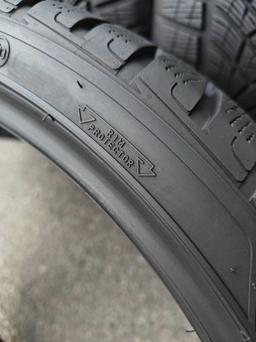 R20 235 35 шини зимові Goodyear Ultra Grip Ice 2 чудовий стан агресивні арктичні