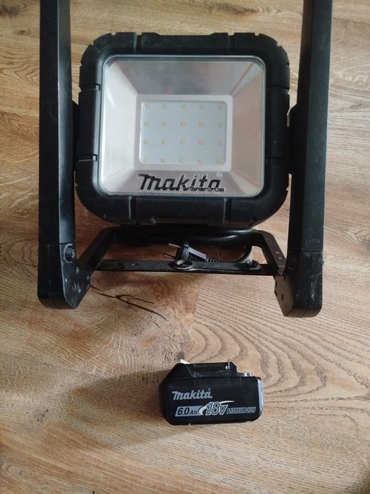 Lampa Reflektor LED Makita DML 805 LXT 14,4/18V-240V