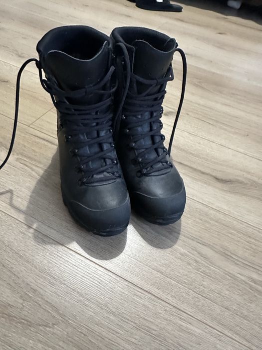 Берці Lowa на gore tex
