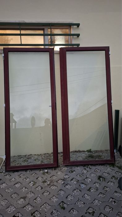 Porta aluminio de abrir