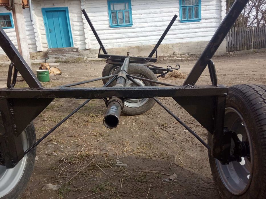 Віз, фіра, на гумовому ходу