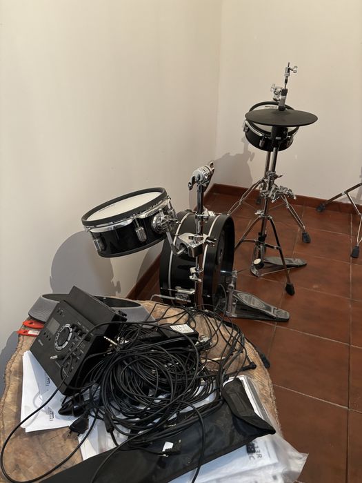 Roland VAD306 drum kit