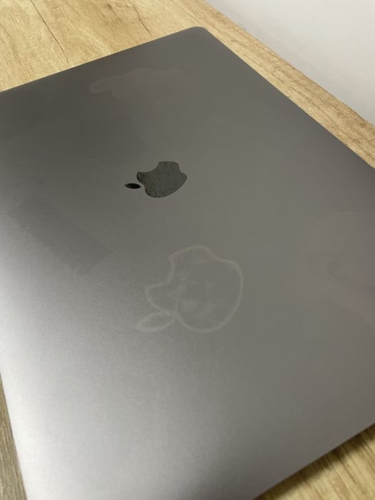 MacBook 15 Pro A1990 i7 SSD 256 озп 16