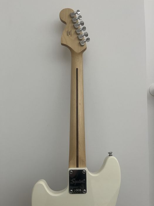Guitarra Elétrica Mustang Fender Squier + suporte — Excelente Estado