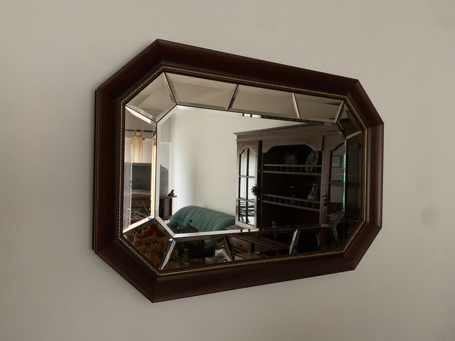 Móvel aparador com espelho