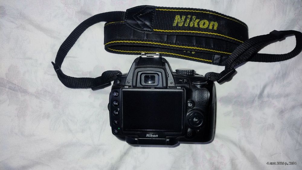 Фотоапарат Nikon D5000