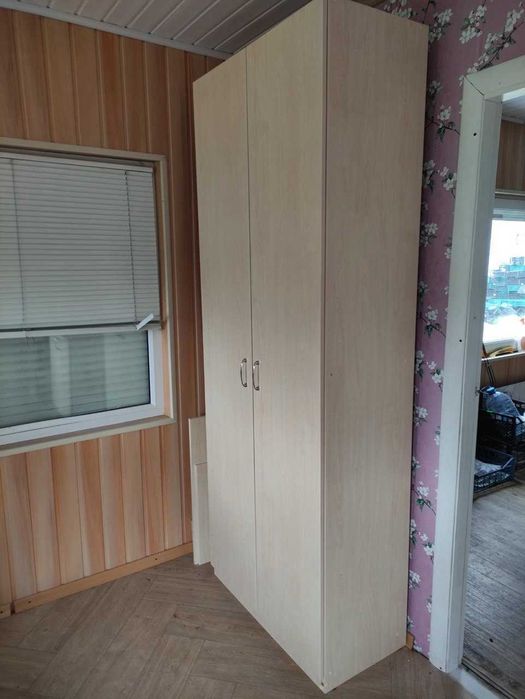 Продам меблі для офісу