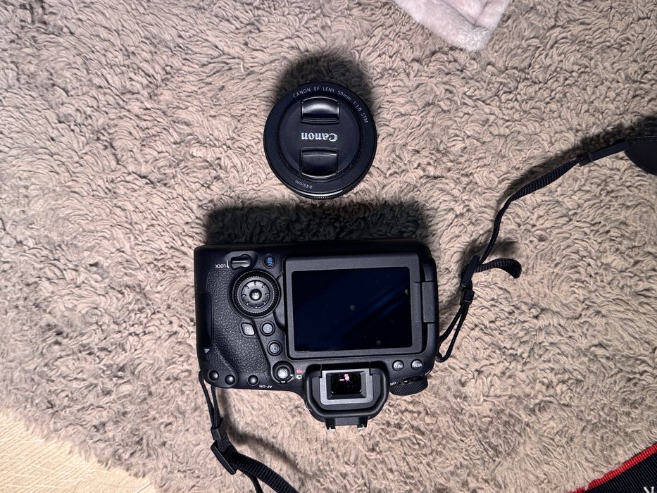 Продам Canon 6D mark ll +обьектив ef 50 mm f/1.8 stm