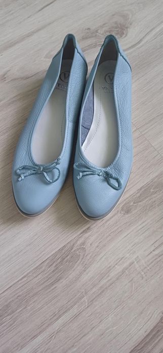 Мешти і балетки.