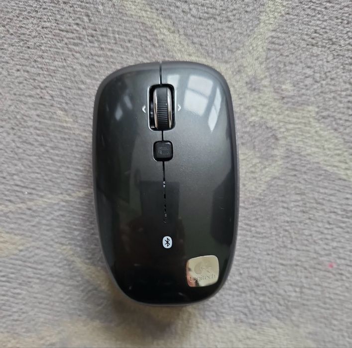 Logitech M555b Bluetooth Mouse447346565395916800
