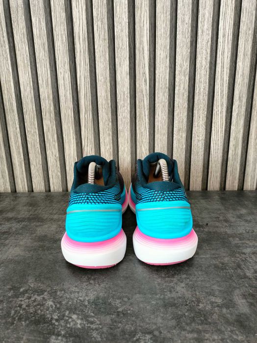 Бігові кросівки asics glideride 2. розмір 40,5