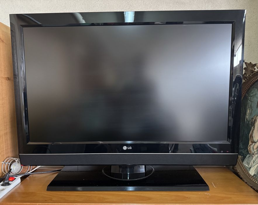 Televisão LG com comando