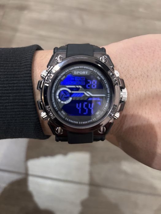 Продам гарний годиник для військових)