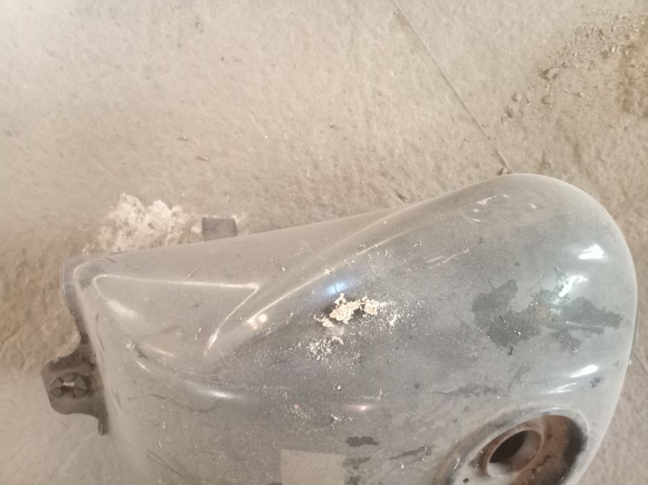 Бензобака мопед мустанг динго дінго є 2 штуки