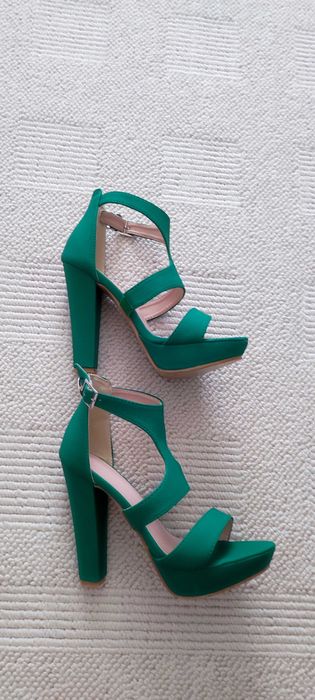 Sandálias de cor Verde