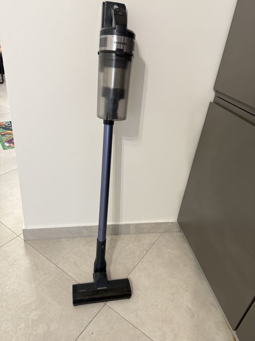 Продам пилосос Акумуляторний пилосос SAMSUNG Jet 65 VS15A6031R4