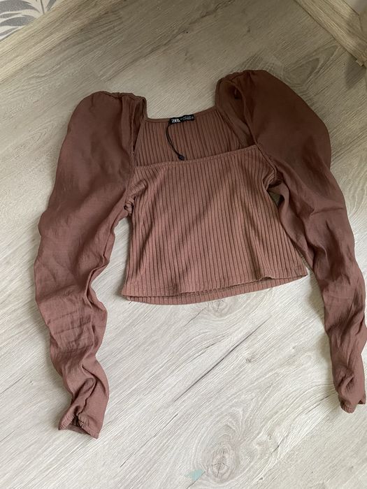 Стильний кроп-топ Zara з об'ємними рукавами