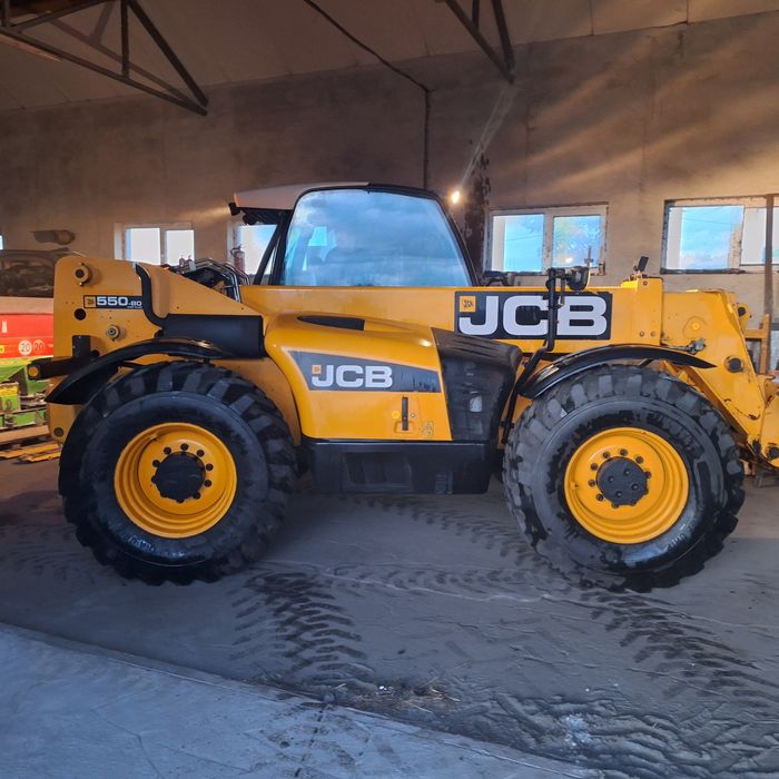 Sprzedam  ładowarkę  JCB 550 80