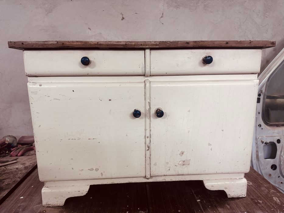 Stara drewniana komoda  do renowacji