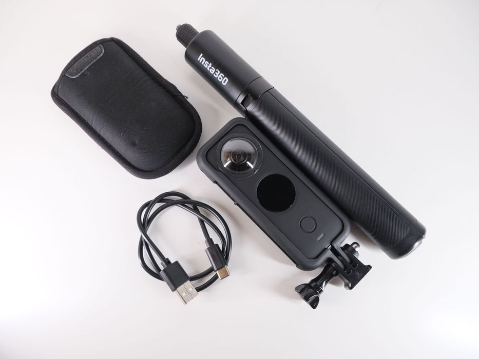 Insta360 ONE X2 + Insta360 2-in-1 Invisible Selfie Stick + Tripod