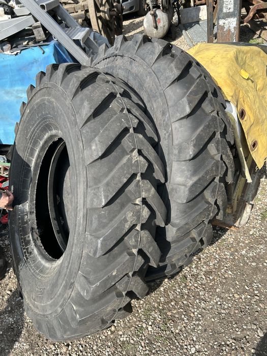 Spezedam opony do teaktora lub maszyny budowlanej