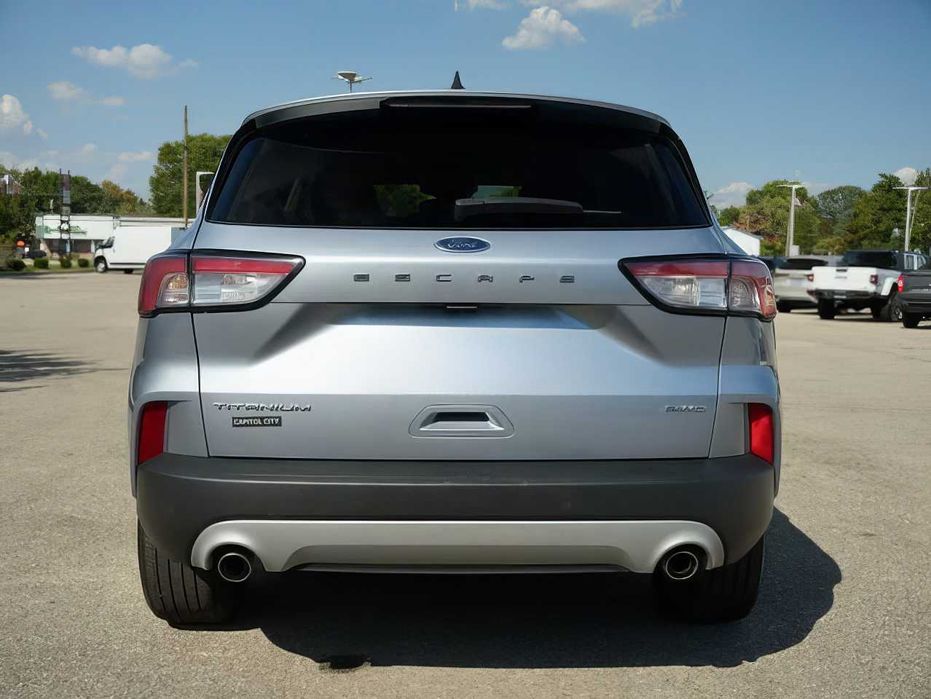 Ford Escape Titanium      2022