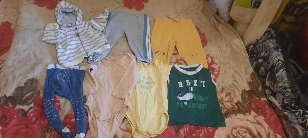 Отдам Бесплатно детские вещи на мальчика до 1-1.5 года