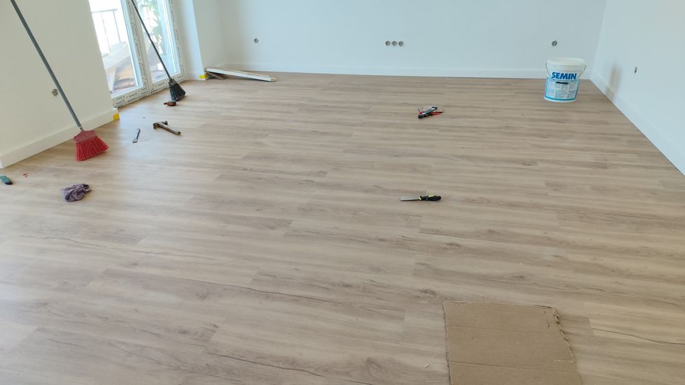 Colocação de chão vinílico, flutuante, remodelações
