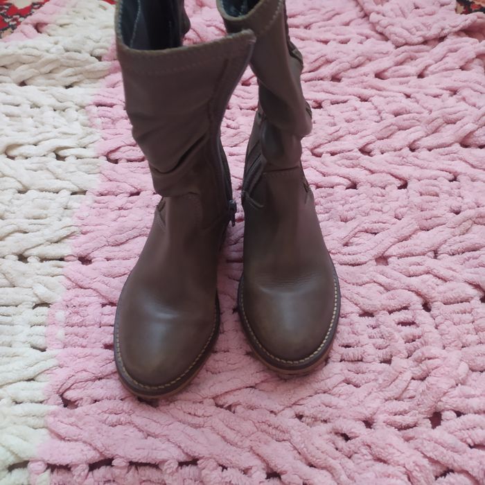 Детские сапоги осенние , кожа.