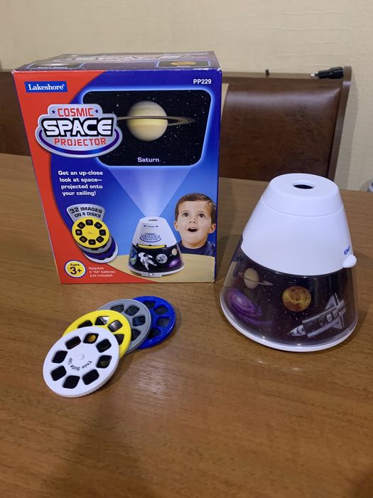 Обучающий проэктор “Космос»