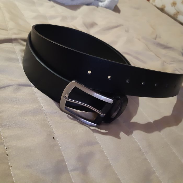 Cinto novo em preto 125cm/4cm .