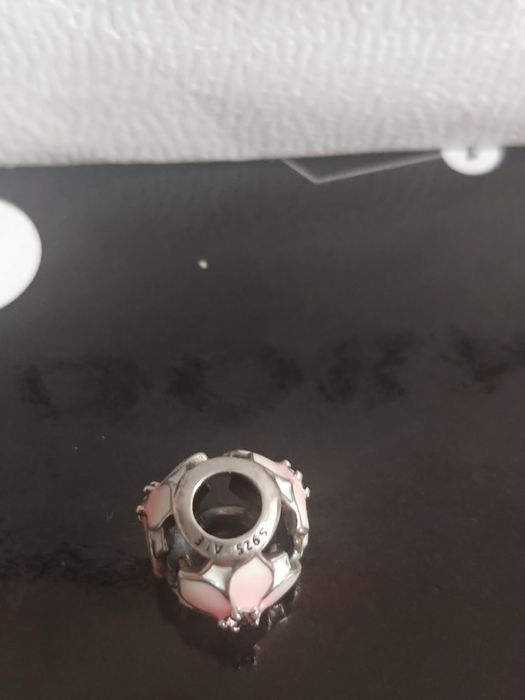 Pandora charms kwiatek piękny z 4 stron kamyczki