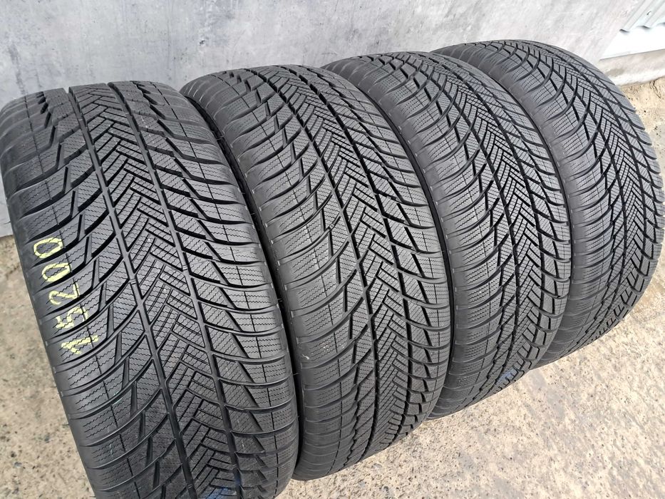 Резина зима 90% протектор Bridgestone 235/50 R19 LM001 MO