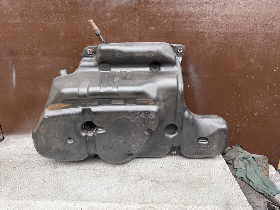 Бак бензобак Тойота королла 08г toyota corolla e150