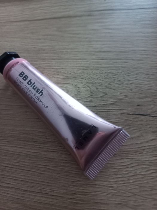 BB blush Puder w kremie - róż do policzķów twarzy - nowy