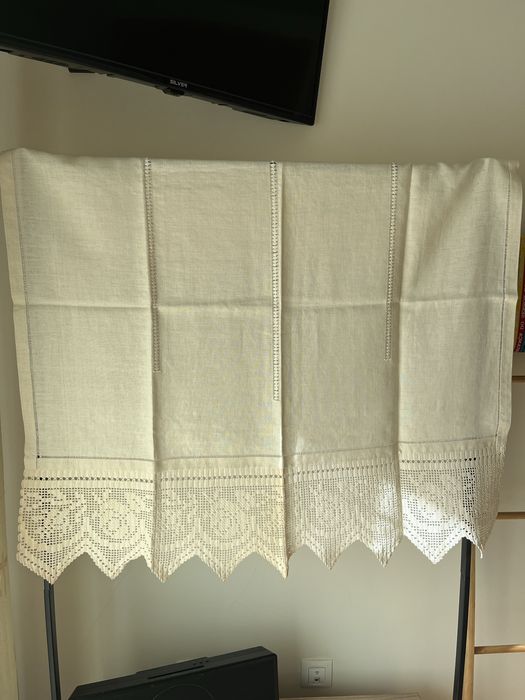 Cortinado em linho com renda feito a mao