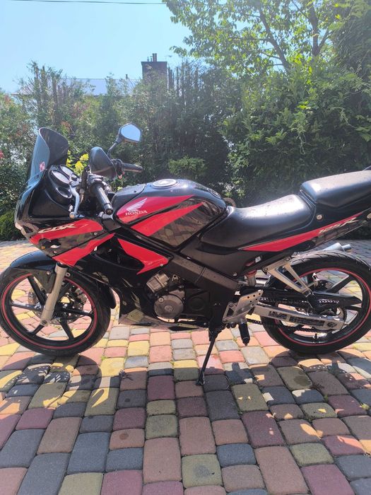 Honda CBR 125r.
