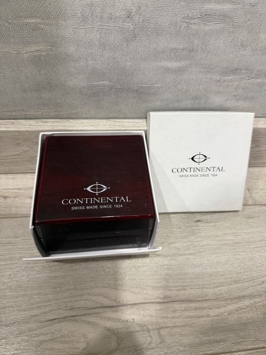 Швейцарський годинник Continental