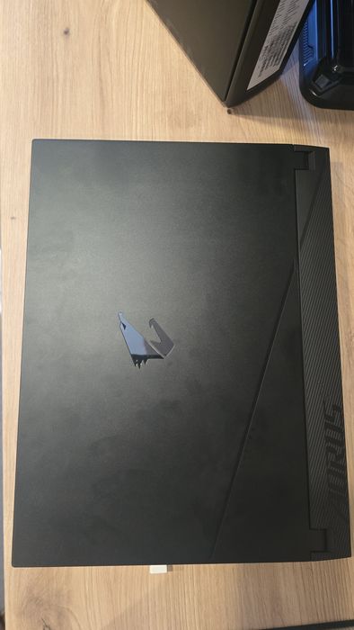 Gigabyte AORUS 15 BSF-73PT754SH 15.6" i7-13700H 16GB SSD 1TB RTX 4060 W11