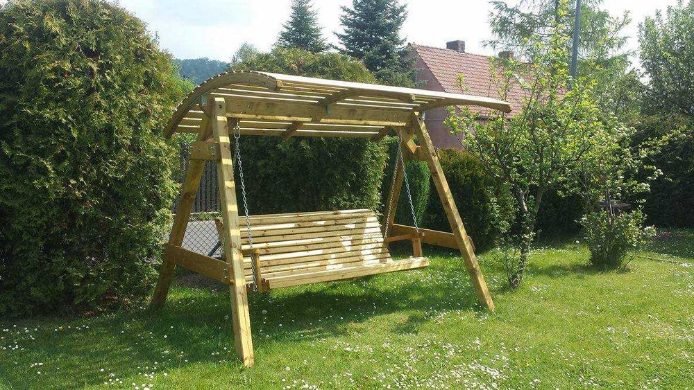 Huśtawka ogrodowa drewniana