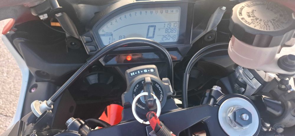 Cbr 1000 rr 2016 fireblade